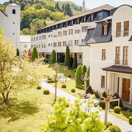 Kloster St. Josef Neumarkt in der Oberpfalz Εξωτερικό φωτογραφία