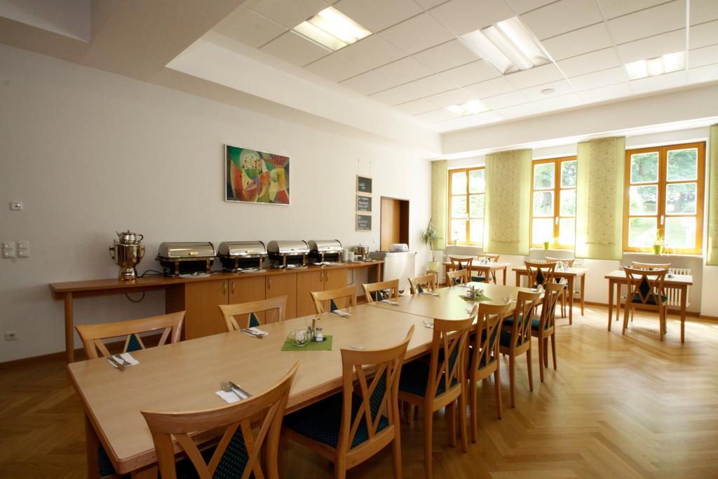 Kloster St. Josef Neumarkt in der Oberpfalz Δωμάτιο φωτογραφία
