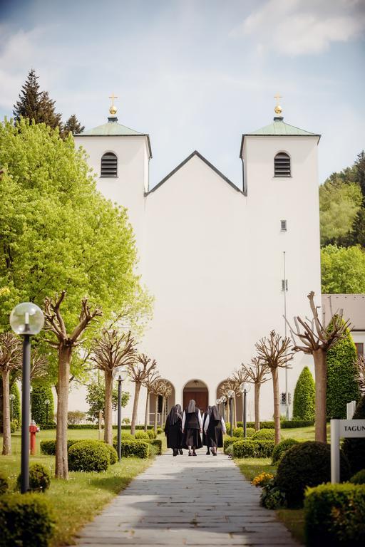 Kloster St. Josef Neumarkt in der Oberpfalz Εξωτερικό φωτογραφία