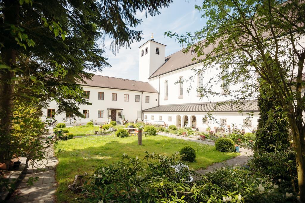 Kloster St. Josef Neumarkt in der Oberpfalz Εξωτερικό φωτογραφία