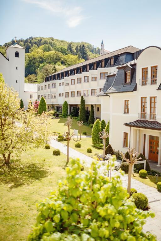 Kloster St. Josef Neumarkt in der Oberpfalz Εξωτερικό φωτογραφία