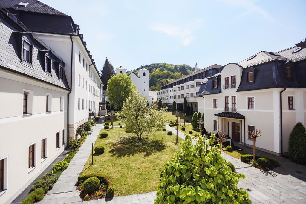 Kloster St. Josef Neumarkt in der Oberpfalz Εξωτερικό φωτογραφία